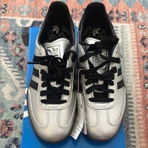 Adidas Samba OG metallic silver